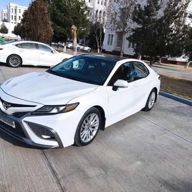 Toyota Camry 2020