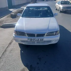 Nissan Sunny 2000