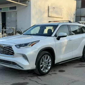 Toyota Highlander 2021