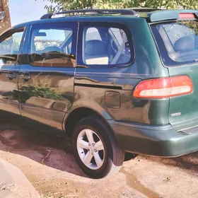 Toyota Sienna 2001