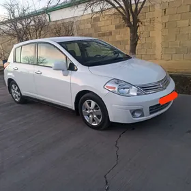 Nissan Versa 2011