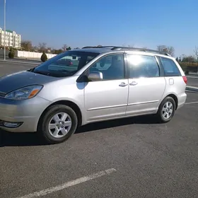 Toyota Sienna 2004