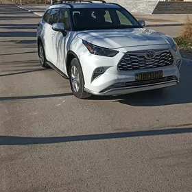 Toyota Highlander 2022