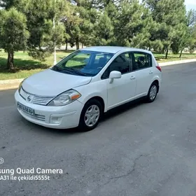 Nissan Versa 2011