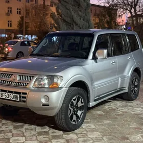 Mitsubishi Pajero 2004