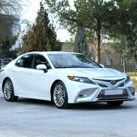 Toyota Camry 2019