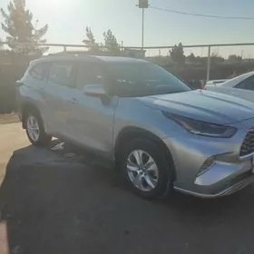 Toyota Highlander 2022