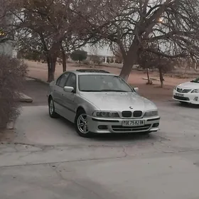 BMW E39 2001