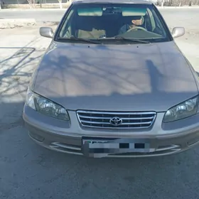 Toyota Camry 2000