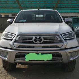 Toyota Hilux 2022