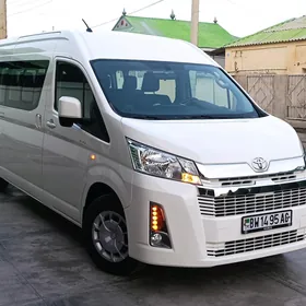 Toyota Hiace 2019