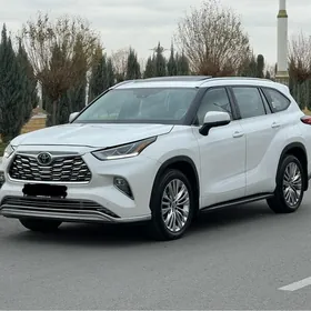 Toyota Highlander 2021