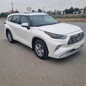 Toyota Highlander 2022