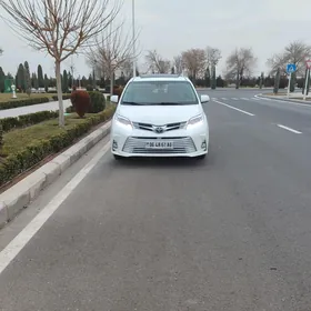 Toyota Sienna 2020