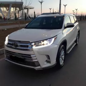 Toyota Highlander 2019