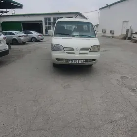 Toyota Hiace 2005