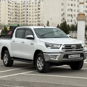 Toyota Hilux 2023