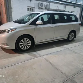 Toyota Sienna 2016