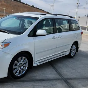 Toyota Sienna 2018