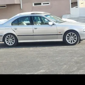 BMW E39 1999