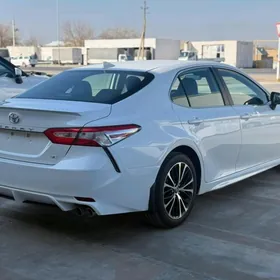 Toyota Camry 2020