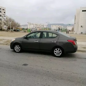 Nissan Versa 2011