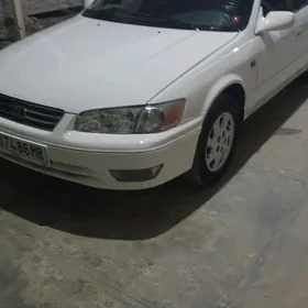 Toyota Camry 2001