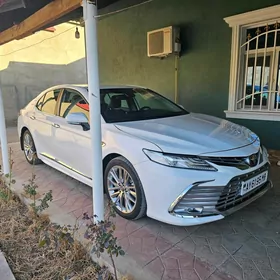 Toyota Camry 2024