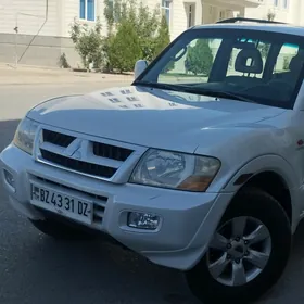 Mitsubishi Pajero 2003