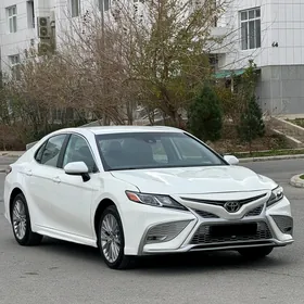 Toyota Camry 2020