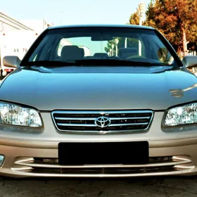 Toyota Camry 2001