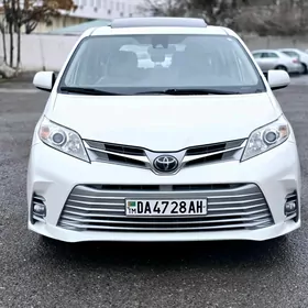 Toyota Sienna 2019