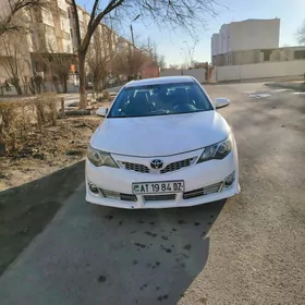 Toyota Camry 2012