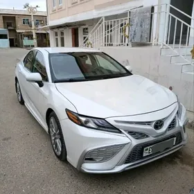 Toyota Camry 2020