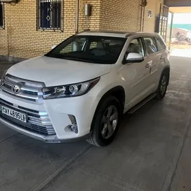 Toyota Highlander 2019