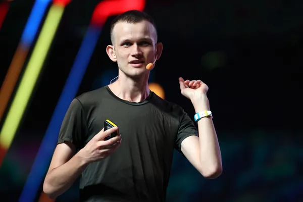 Ethereum-yň esaslandyryjysy haýyr-sahawata 1 mln dollarlyk memkoin bagyş etdi