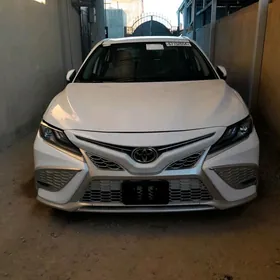 Toyota Camry 2021