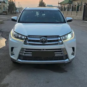 Toyota Highlander 2018