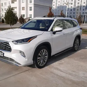 Toyota Highlander 2021