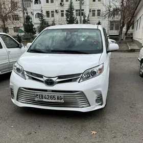 Toyota Sienna 2020