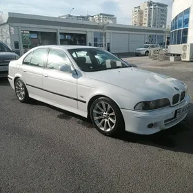 BMW E39 2000