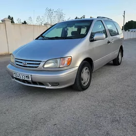 Toyota Sienna 2002