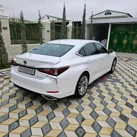 Lexus ES 350 2021