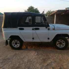 UAZ 469 2002