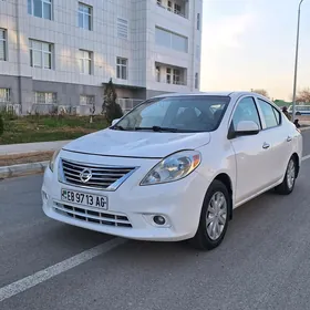 Nissan Versa 2012