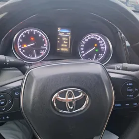 Toyota Camry 2019