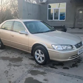 Toyota Camry 2000