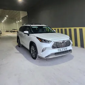 Toyota Highlander 2021