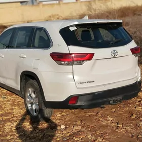 Toyota Highlander 2019