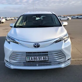 Toyota Sienna 2021